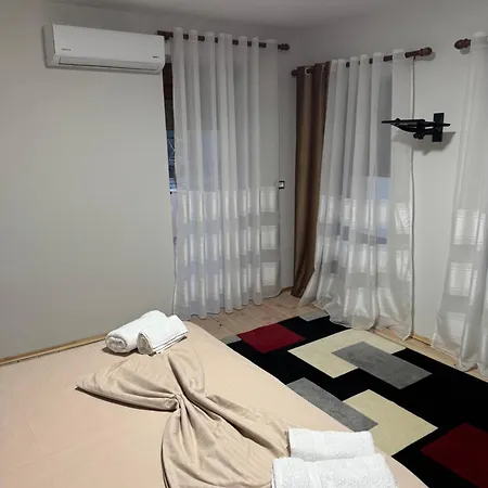 Korca Retreat * טיראנה