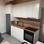 아파트 Korca Retreat 티라나